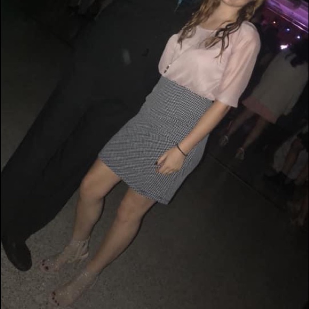 Dress - Picture 3 of 3